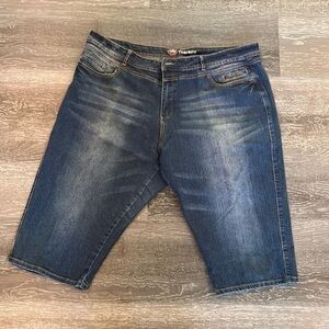 Kiss therapy Jean shorts